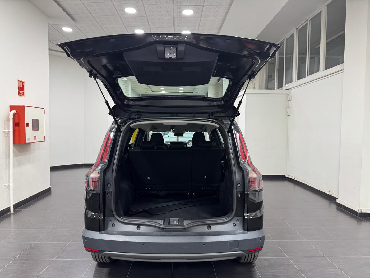 Maletero del Dacia Jogger taxi abierto